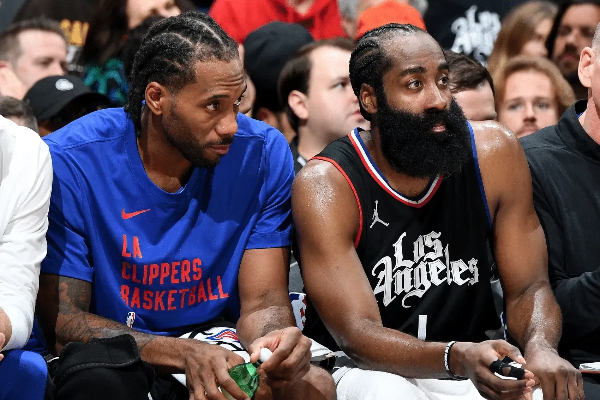 19+8 导演第三节屠杀！库里率勇士雪耻 7 连败，哈登哑火小卡 - 29 沦为背景