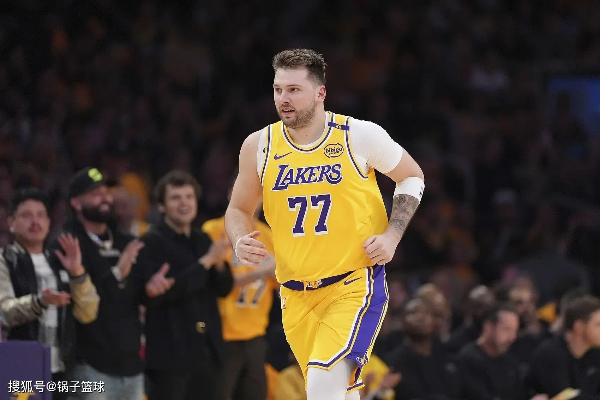 东契奇 38+6+7 统治攻防 里夫斯复出砍 24 分 湖人多点开花送黄蜂 3 连败