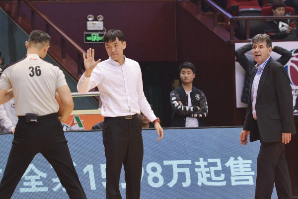  传球队将换帅！冠军教头有望加盟 杨瀚森冲击MVP添强援
