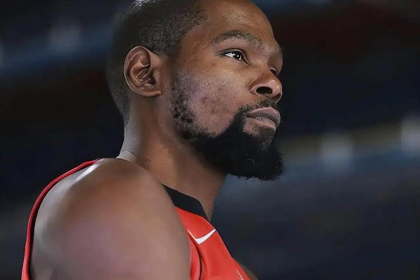 交易选秀权迎重磅利好！火箭斯通终开窍？最后还是杜兰特扛下所有